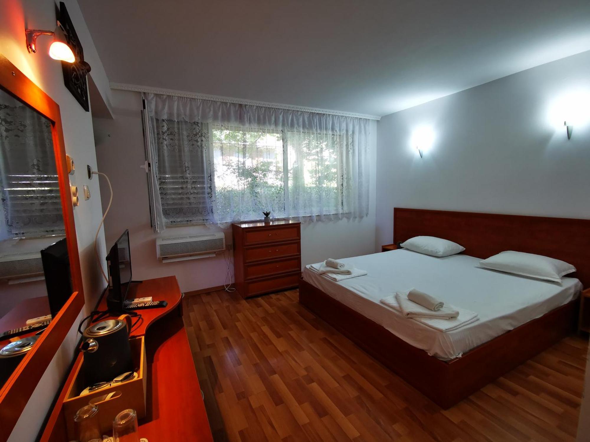 Hotel Paris Relax Zone Balchik Exterior foto